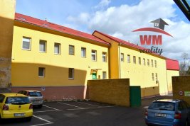 Pronájem kanceláře ve Staré Roli s parkováním