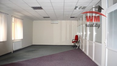 Pronájem kanceláře ve Staré Roli s parkováním