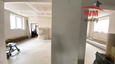 Prodej komerčního skladovacího objektu s kancelářemi